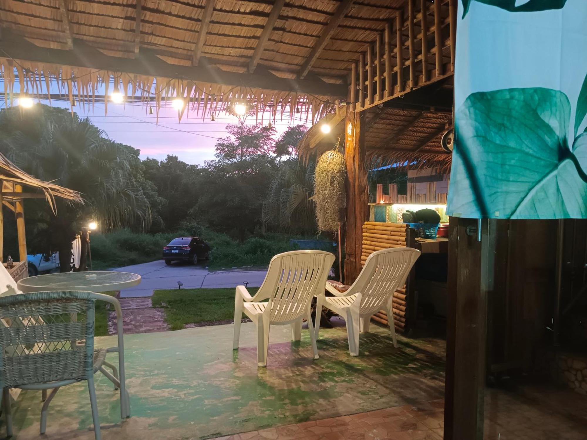 Tiki Bar-Kantiang Guesthouse Ko Lanta Exterior foto